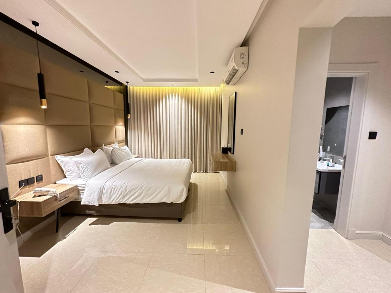 Xyz Hotel Qurtoba Рияд Екстериор снимка